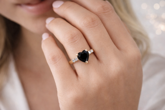 10k Gold Black Heart Ring Size 7