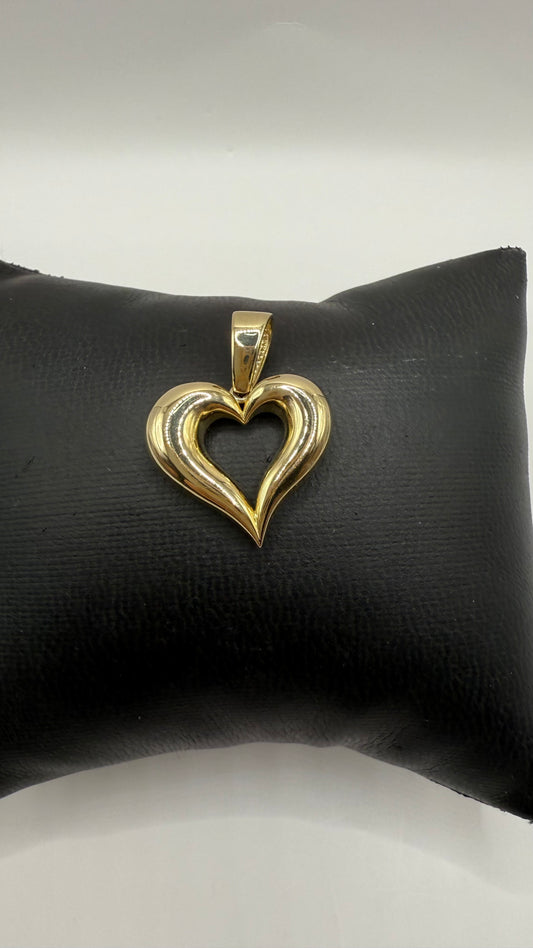 Colgante de corazón de oro de 10 quilates para mujer