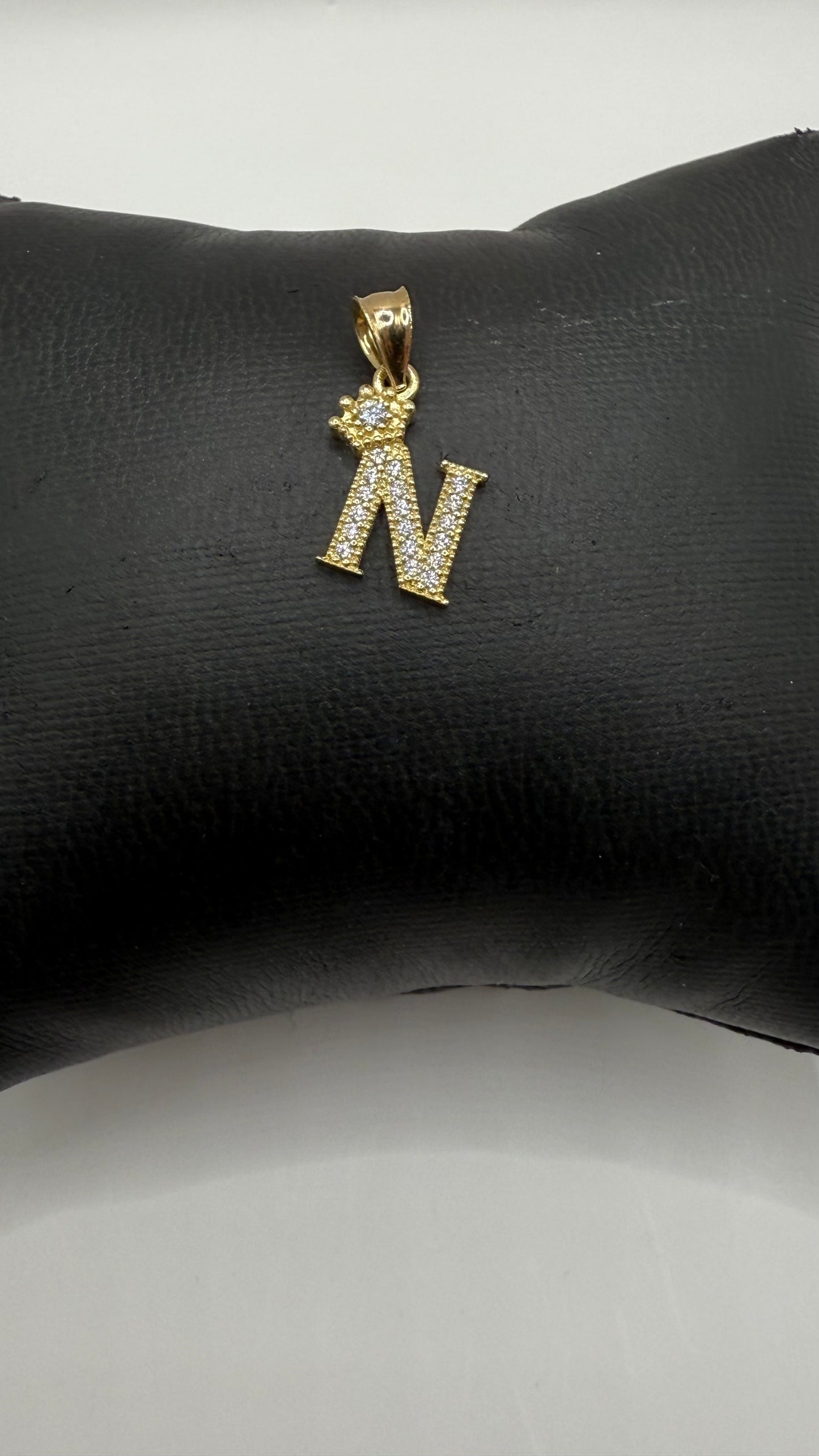 10k gold initial N pendant with zirconia and unisex crown