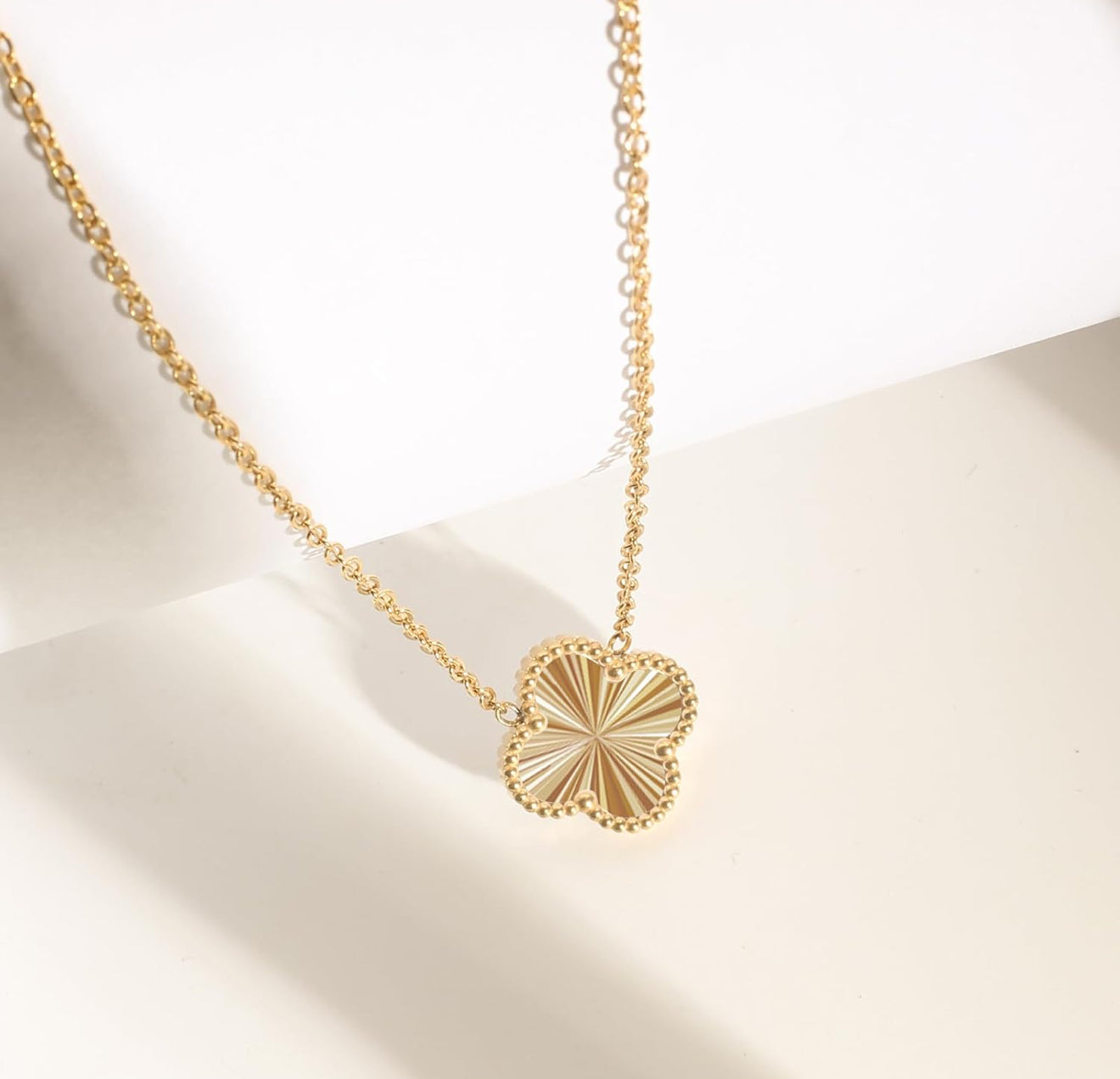 10k gold Clover chain with a golden flower, size 18mm for women