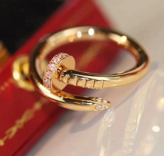 Anillo Cartier de oro de 10 quilates, talla 6 1/4 para mujer