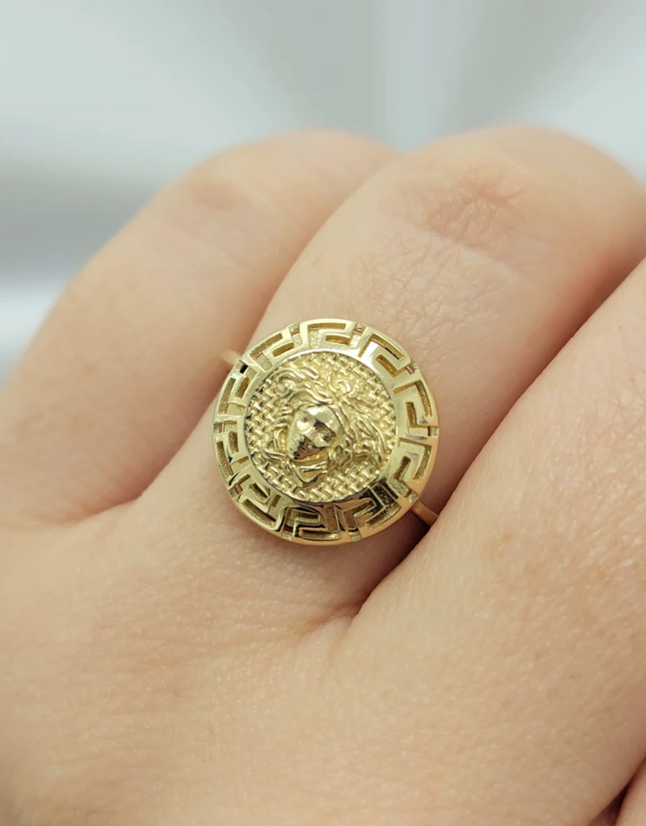 Versace 10k gold ring size 7.5 for women