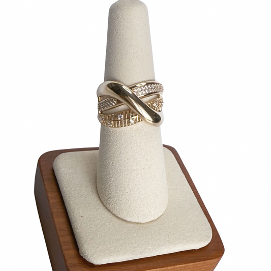 Anillo Versace de oro de 10 quilates, talla 8 1/2 para mujer