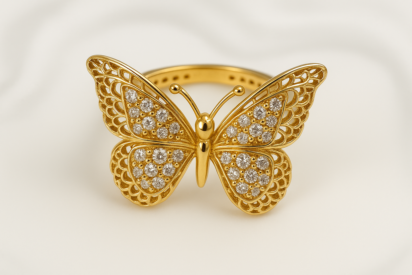 Anillo de mariposa de oro 10k con diseño de filigrana